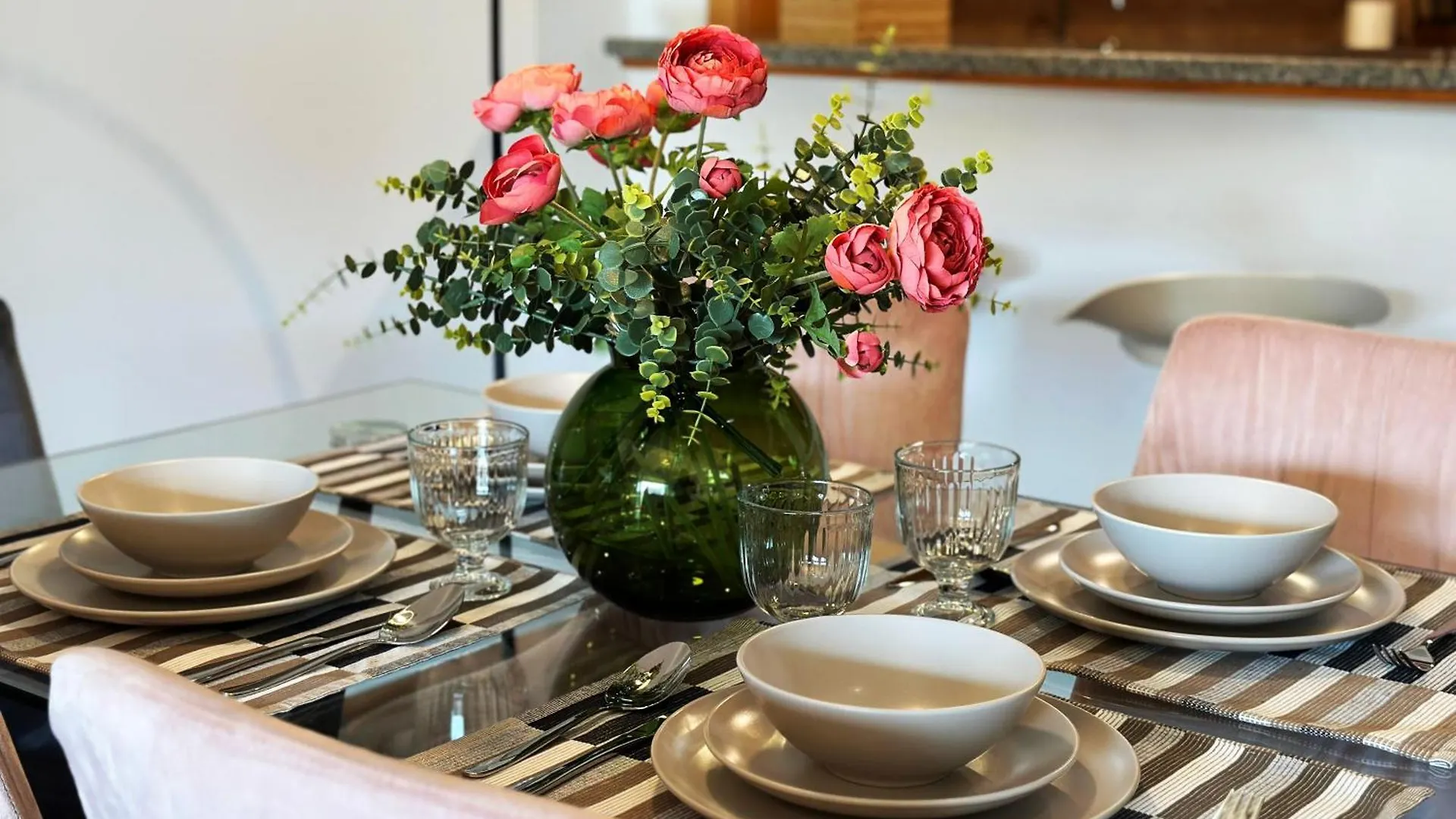Seaside Serenity Residence Elegant 1Br Escape In Palm Jumeirah By La Buena Vida Holiday Homes Dubaj