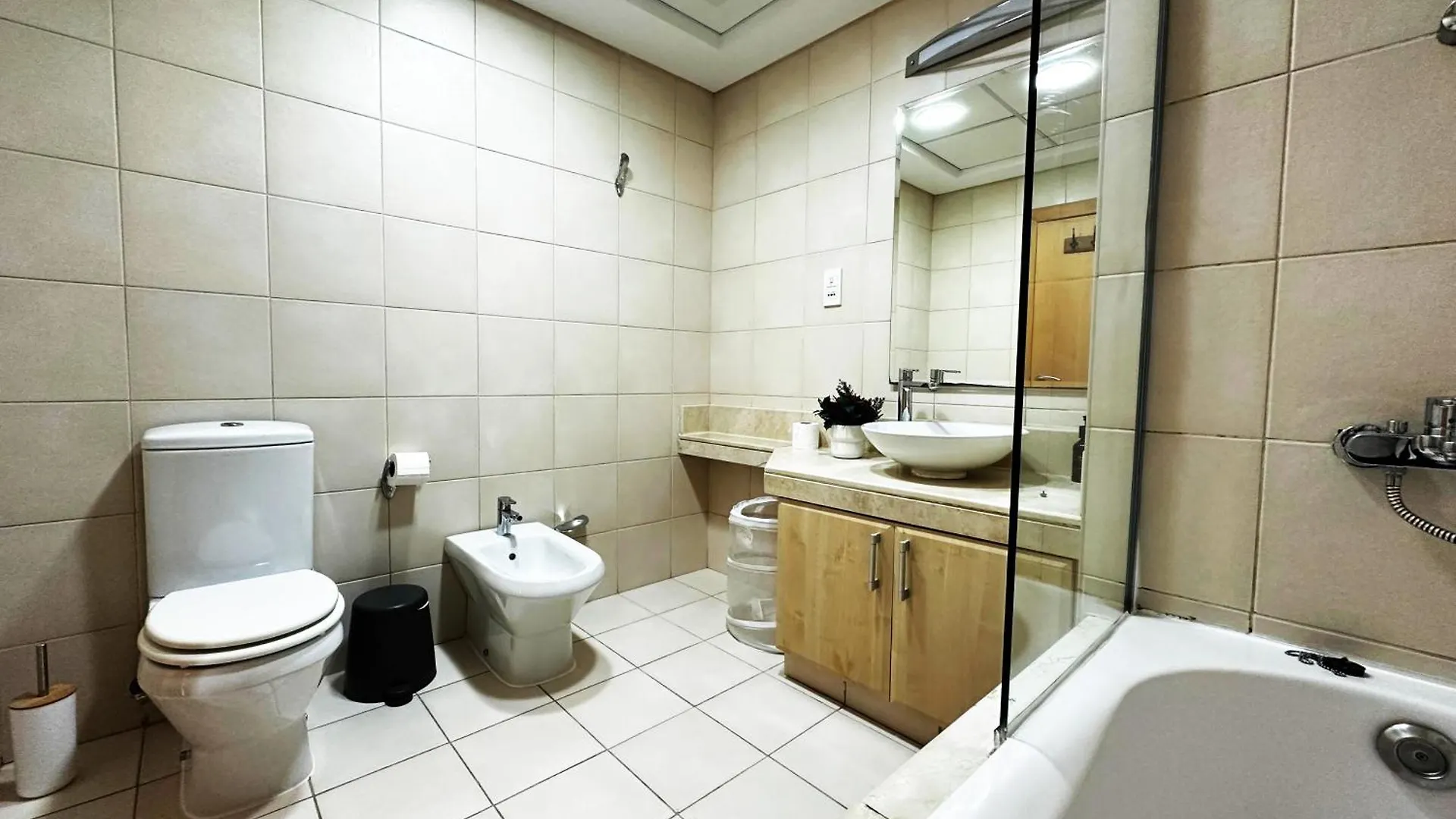 Seaside Serenity Residence Elegant 1Br Escape In Palm Jumeirah By La Buena Vida Holiday Homes Dubaj Apartman
